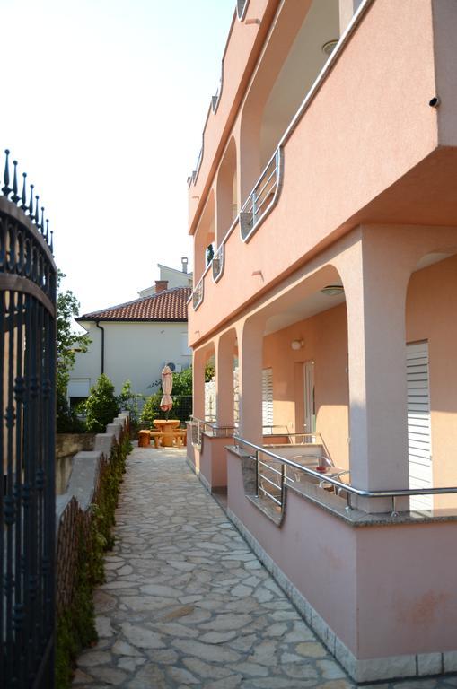 Apartments Bozic Нови Винодолски Екстериор снимка