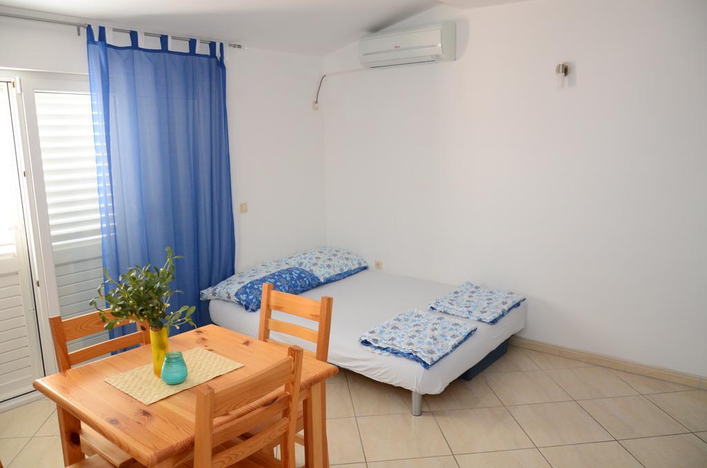 Apartments Bozic Нови Винодолски Стая снимка