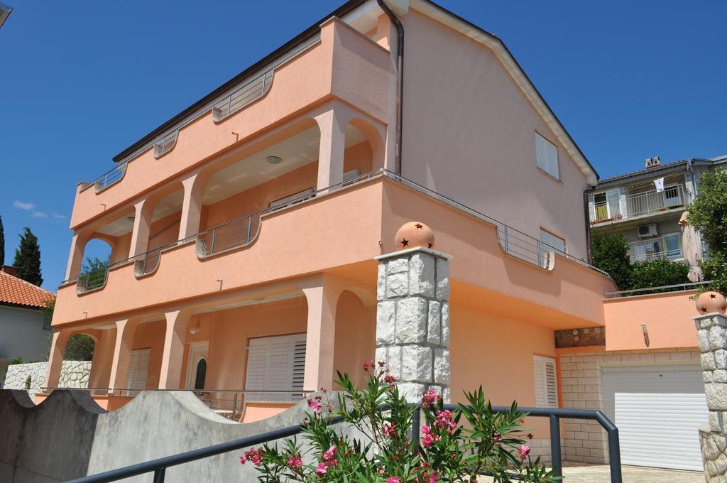 Apartments Bozic Нови Винодолски Екстериор снимка